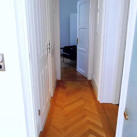 아파트 Fully Furnished On Sonnenberger Strasse *