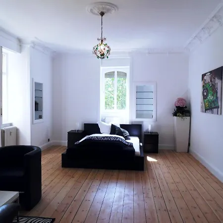 Fully Furnished On Sonnenberger Strasse